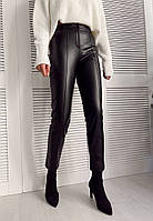 Женские брюки из эко кожы с декоративными швами мокко черные