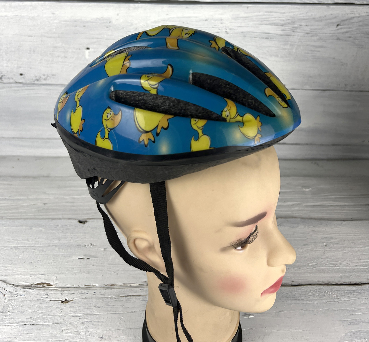 Шолом велосипедний, дитячий синій з качечками, Розмір 48-53 см, Дуже хороший стан