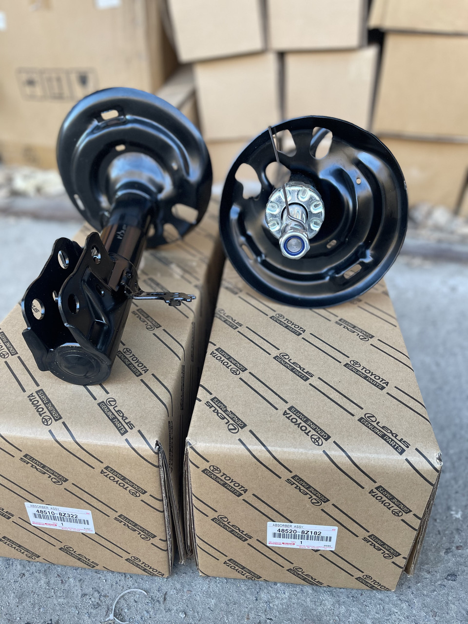 Амортизатори передні Toyota Camry 70 2018- 48510-8Z322
