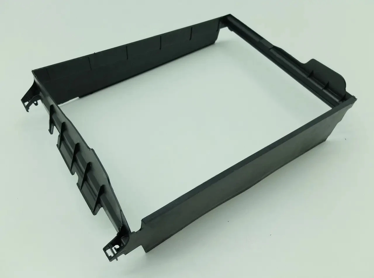 Дефлектор радіатора Renault Logan II (Рено Логан 2)- 215595838R дефлектор радиатора, фото 1