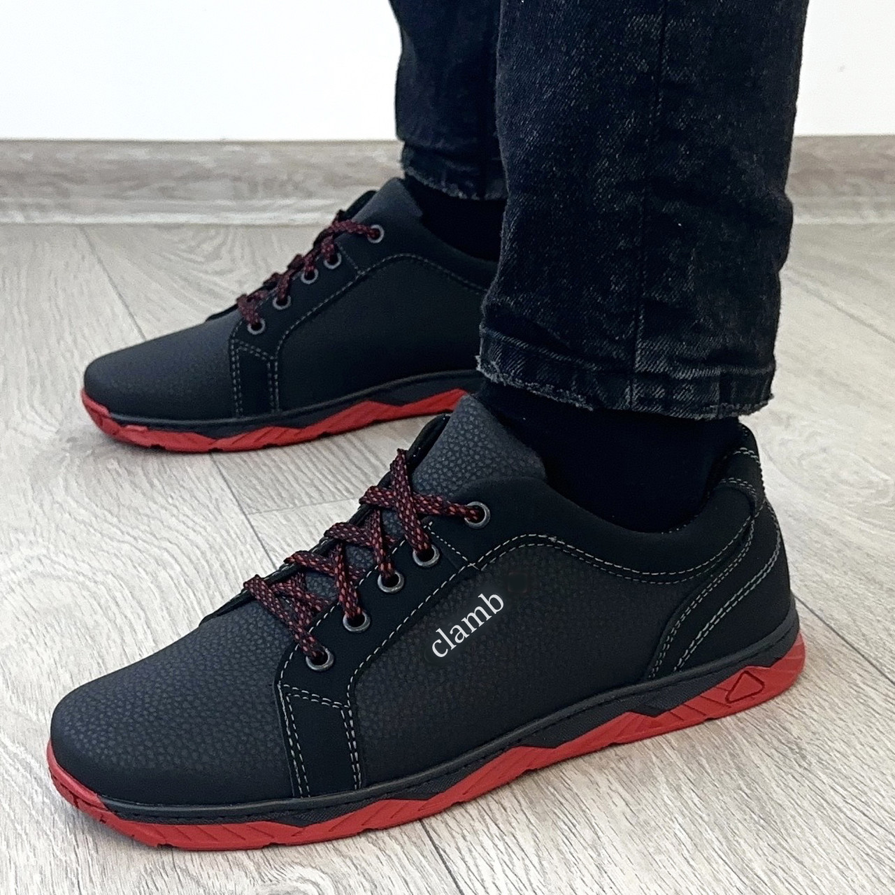 Кросівки чорні з червоним