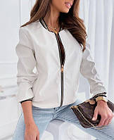 Белая модная укороченная женская куртка-бомбер из эко-кожи на молнии с боковыми карманами