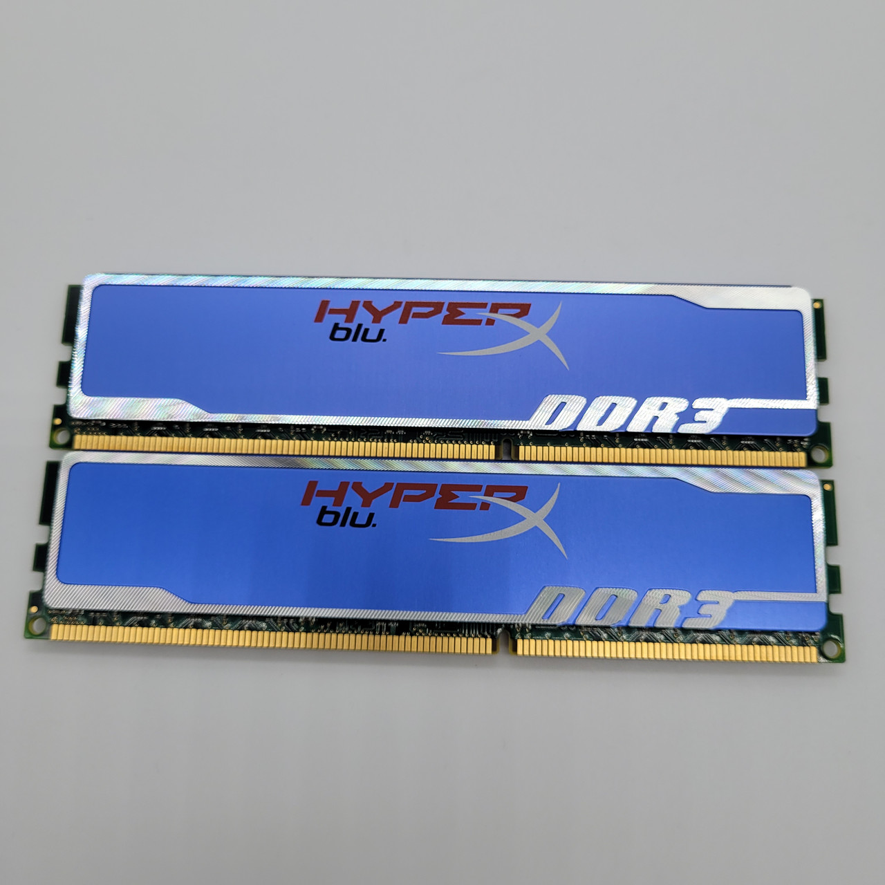 Пара ігрової оперативної пам'яті Kingston DDR3 4Gb (2*2Gb) 1600MHz 12800U 2R8 CL9 (KHX1600C9D3B1K2/4GX) Б/У