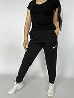 Женские спортивные штаны Nike