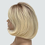 Перука каре з термоволосся 180℃ Sabrina AT колір блонд з темним корінням, фото 4