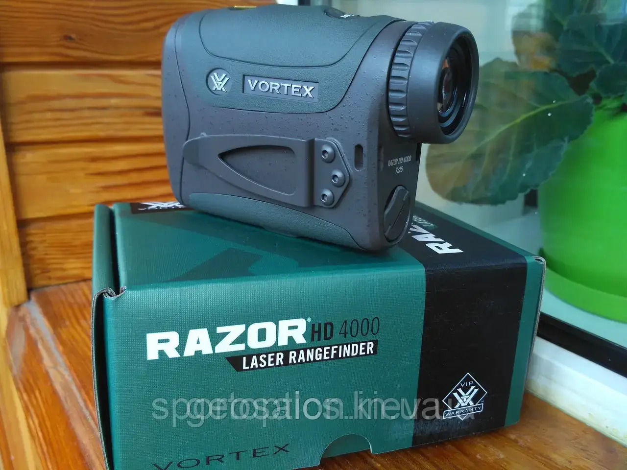 Далекомір лазерний до 3600 м Vortex Razor HD 4000 LRF250
