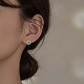 Милі Сережки Гвоздики пусети "Kawai Pompi" квіточок — 925 проби EGYPT SILVER