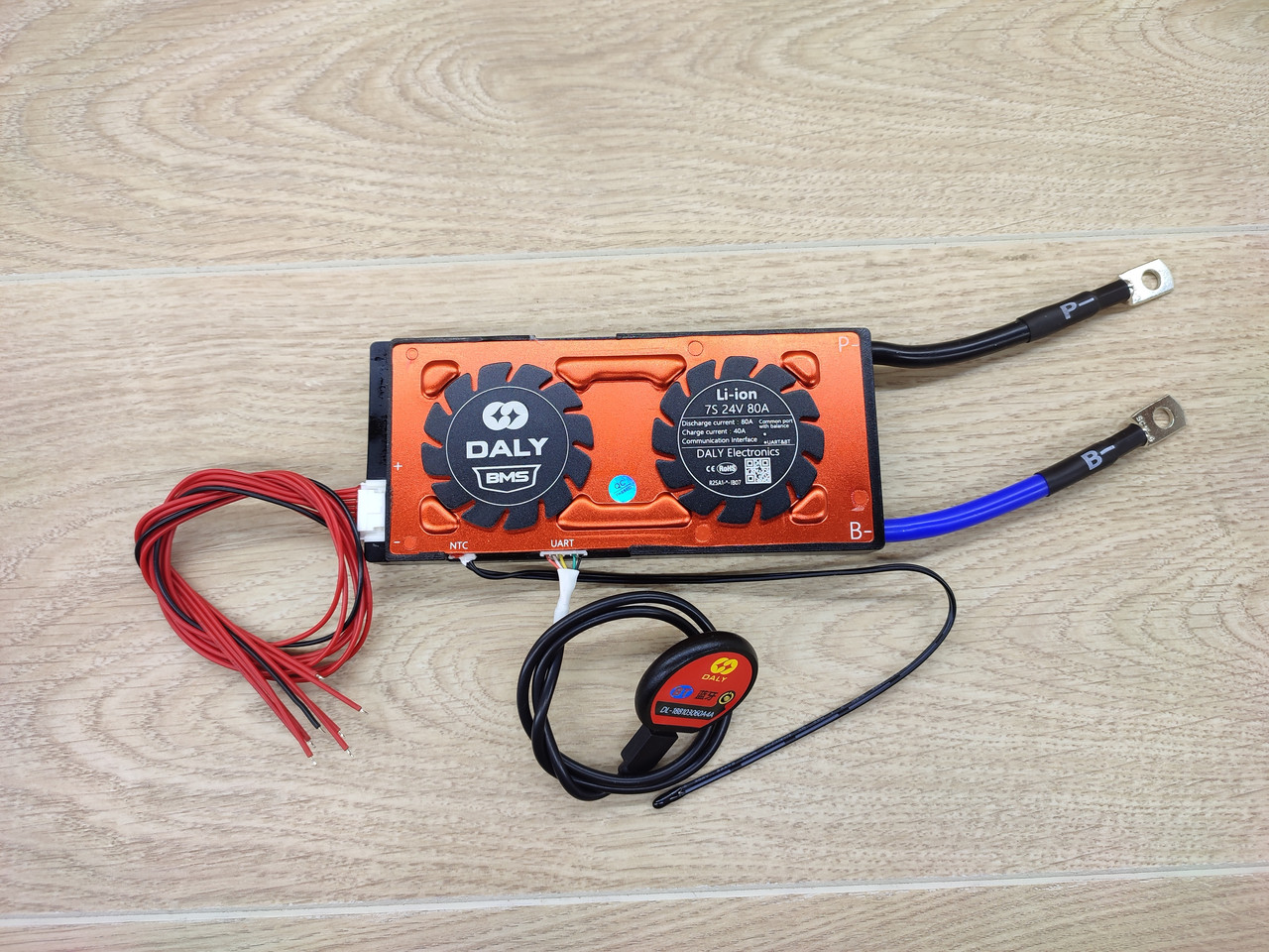 Smart BMS контролер Daly 7S 24 вольти 80A з балансиром