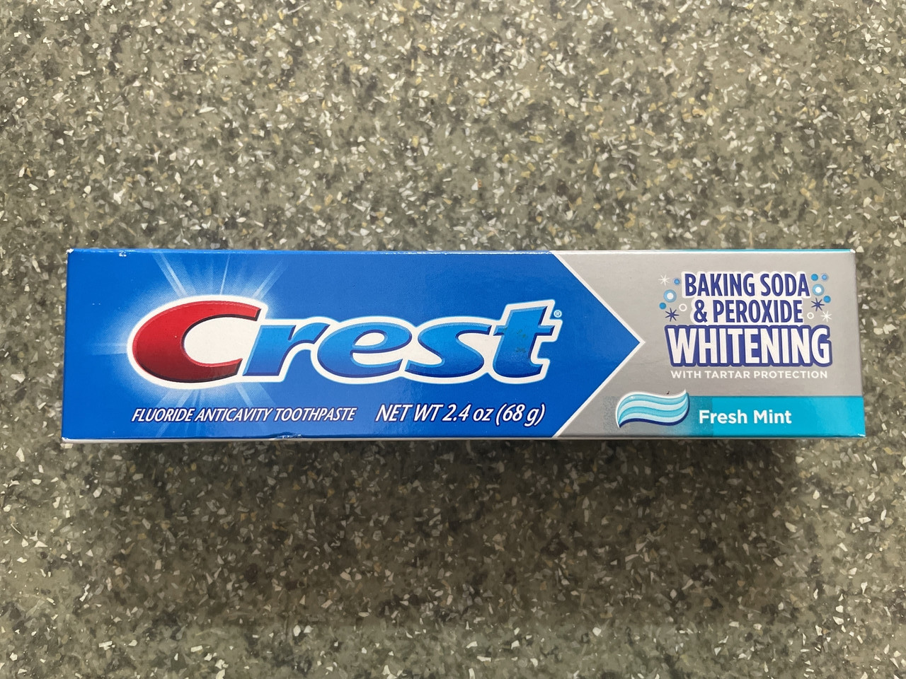 Вибілювальна зубна паста Crest Baking Soda & Peroxide Whitening Fresh Mint 68 грамів