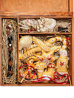 Набор подарков новогодний №21a. Коробка, коллекция золотых игрушек на елку, мед, чай, handmade декор.