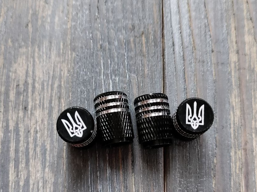 Металеві ковпачки на ніпель чорні з гербом України, фото 1