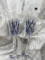 Свадебные бокалы с росписью и декором страз и полубусин синего цвета