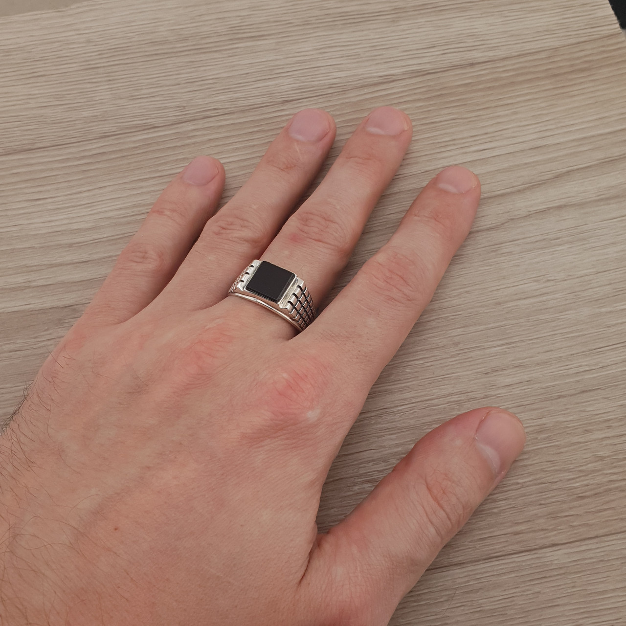 Срібна печатка чоловіча з чорним каменем. Чоловічі срібні кільця — персні. Чорнене срібло 925 21.5 розмір, фото 1