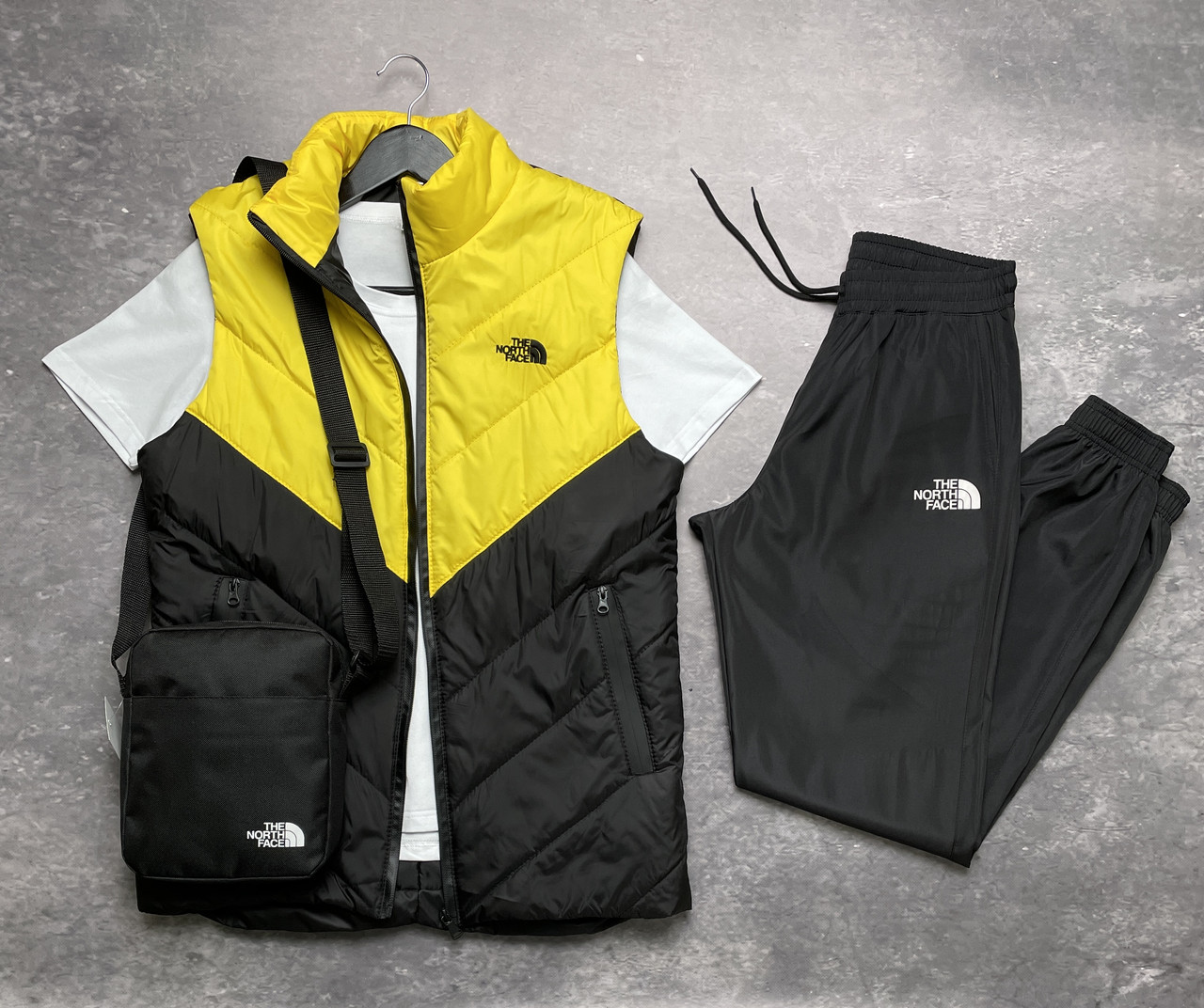 Чоловічий спортивний костюм The North Face жилетка штани футболка сумка весняний осінній тнф жовтий, фото 1