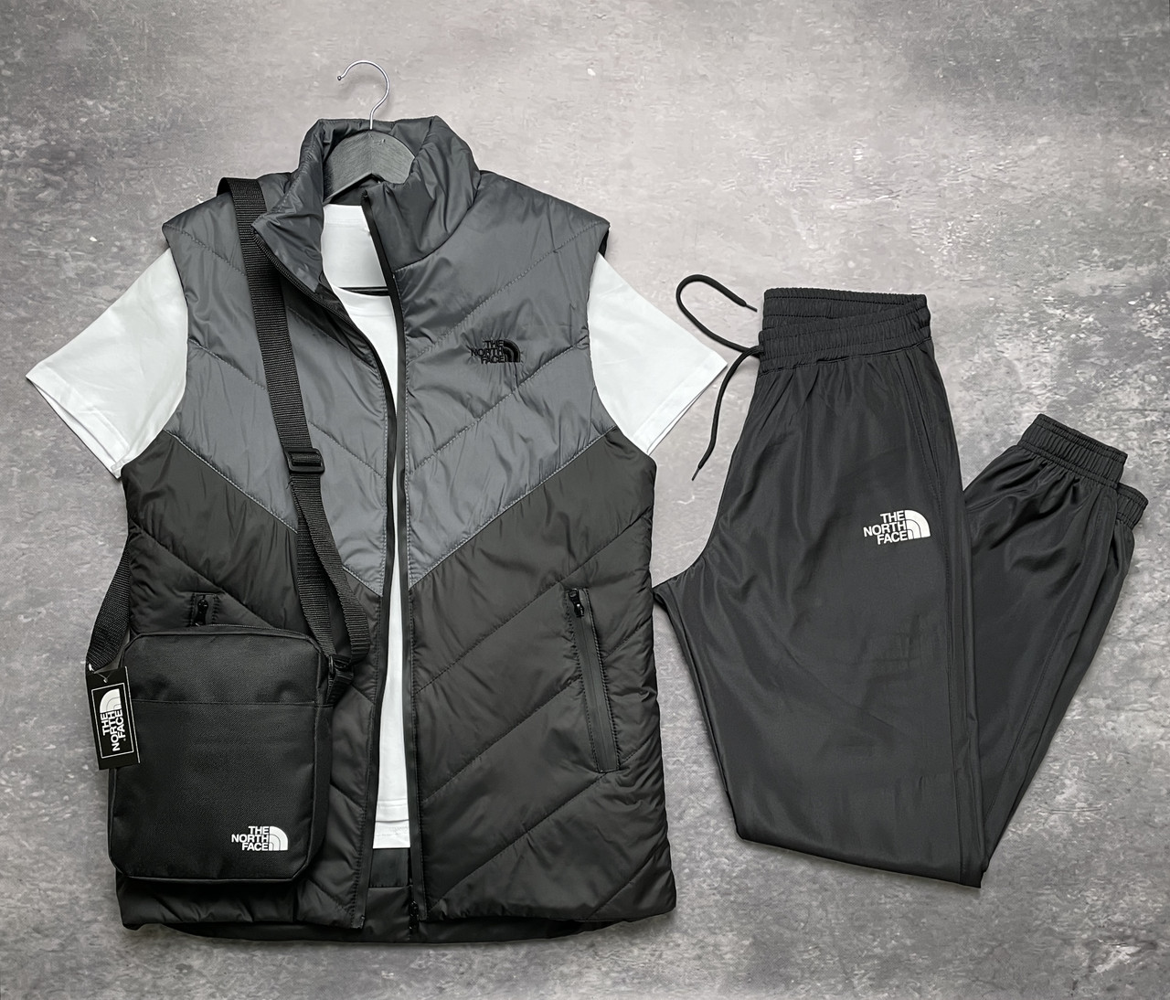 Костюм The North Face чоловічий спортивний комплект жилетка штани футболка сумка tnf сірий, фото 1