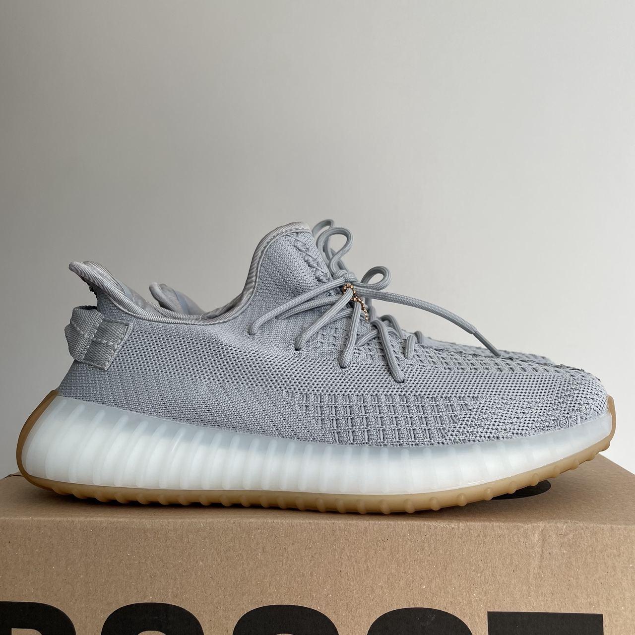 Yeezy boost 350 hotsell v2 43