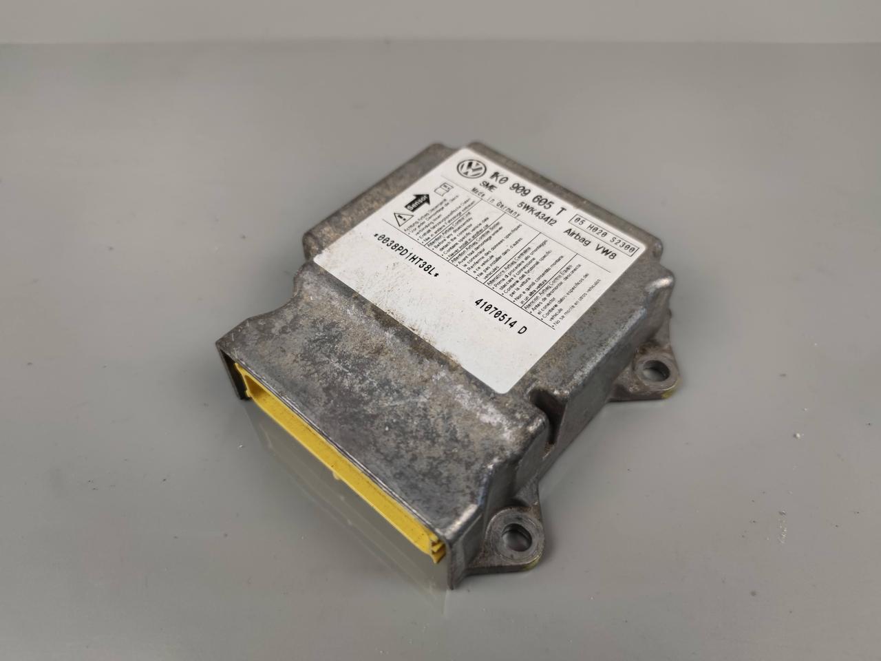 Блок керування подушками безпеки SKODA OCTAVIA A5 1K0909605T