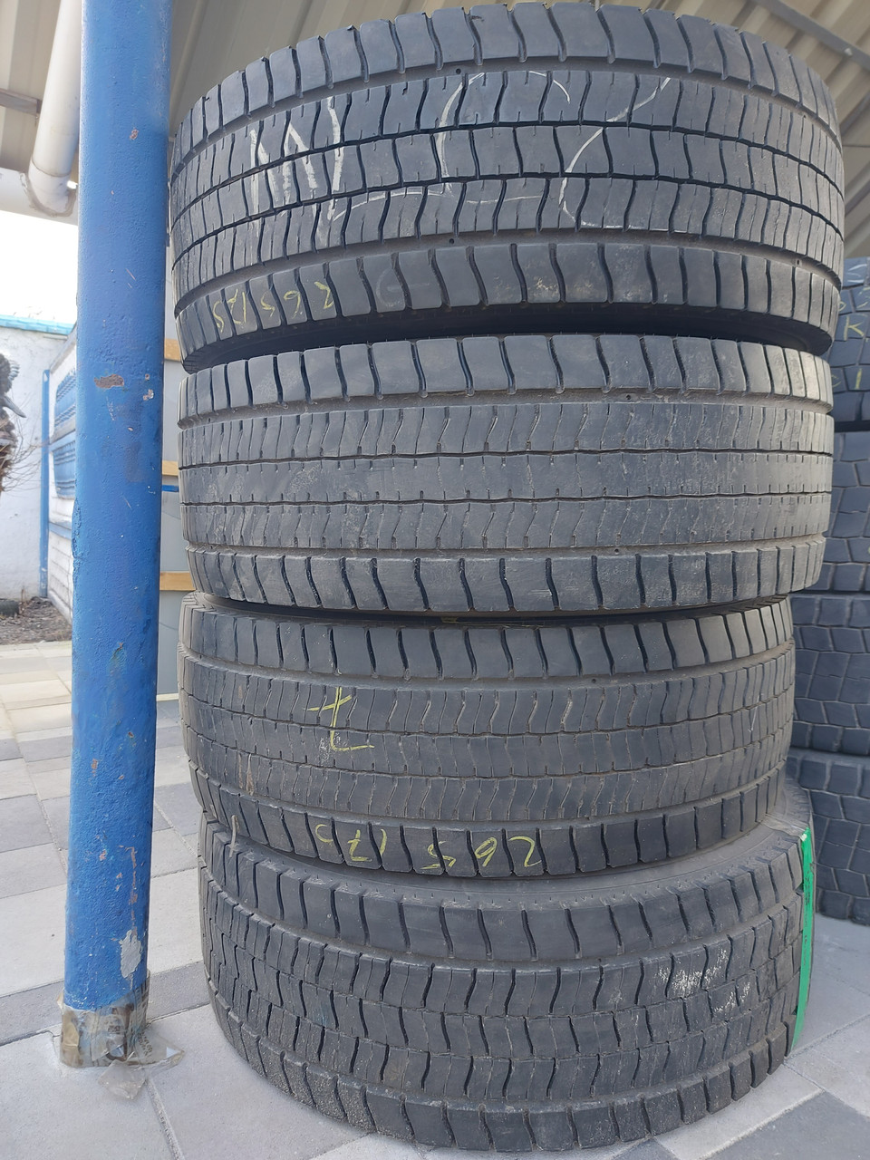 Шини б/у 265/70 R17.5 Goodyear Regional RHD II, комплект