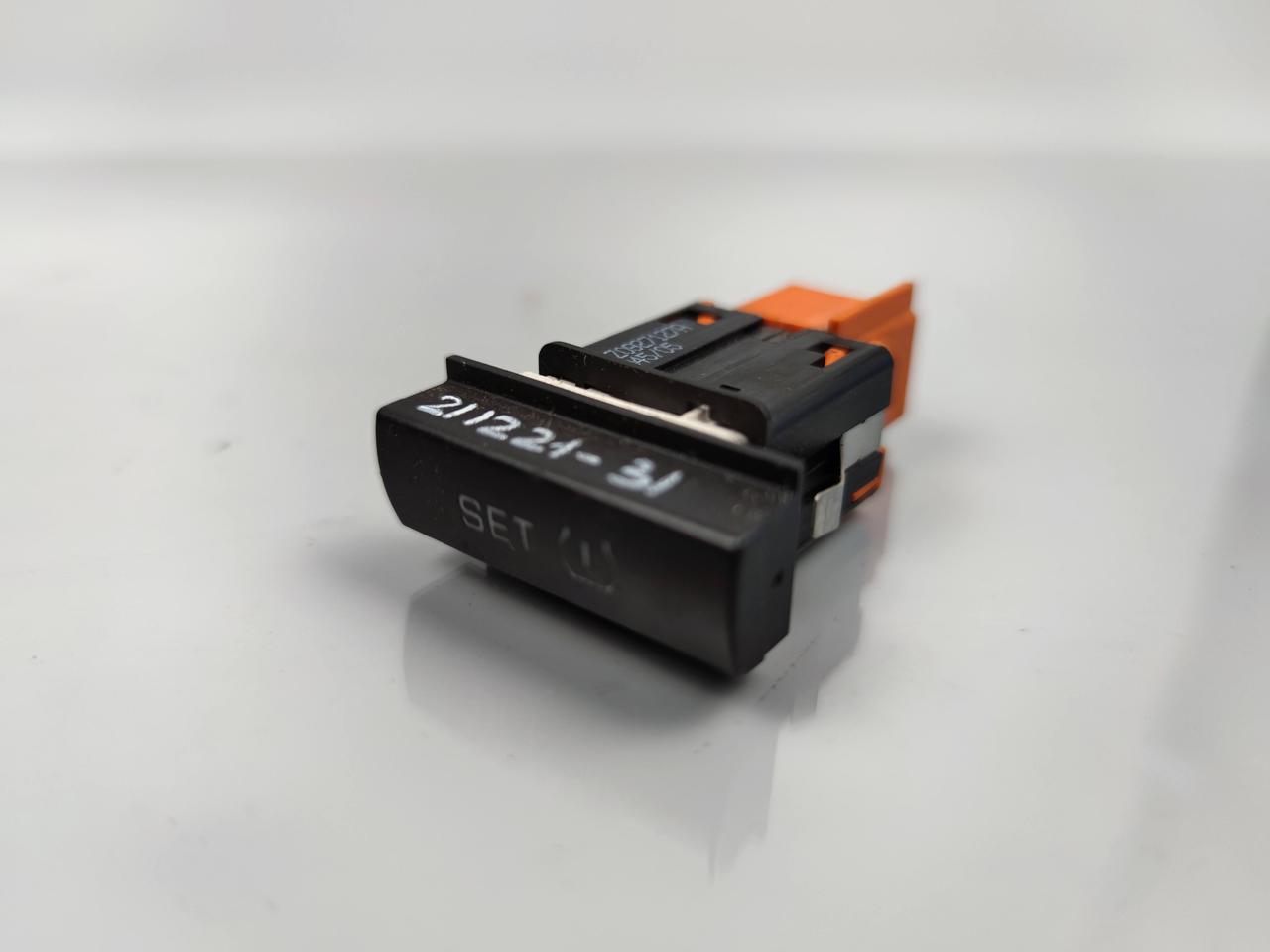 Кнопка SET контроль тиску шин Skoda Octavia A5 1Z0927127