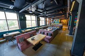 Столи з масиву дерева та металу