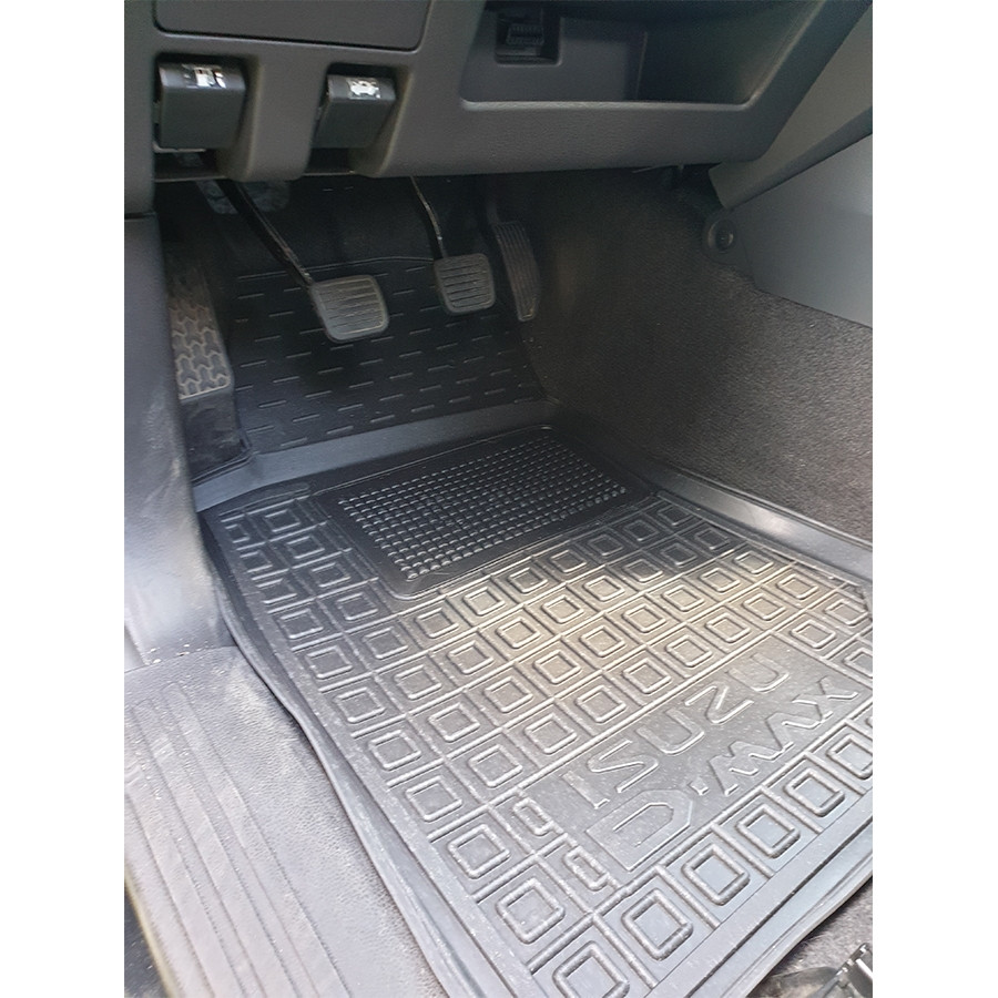 Авто килимки в салон поліуретанові ISUZU D-Max (2020)/ Ізусу Ди-макс