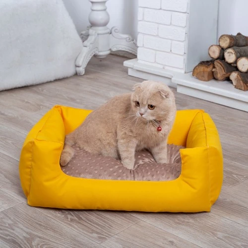 Лежанка для кота та собаки Комфорт жовта з бежевим S - 60 x 45