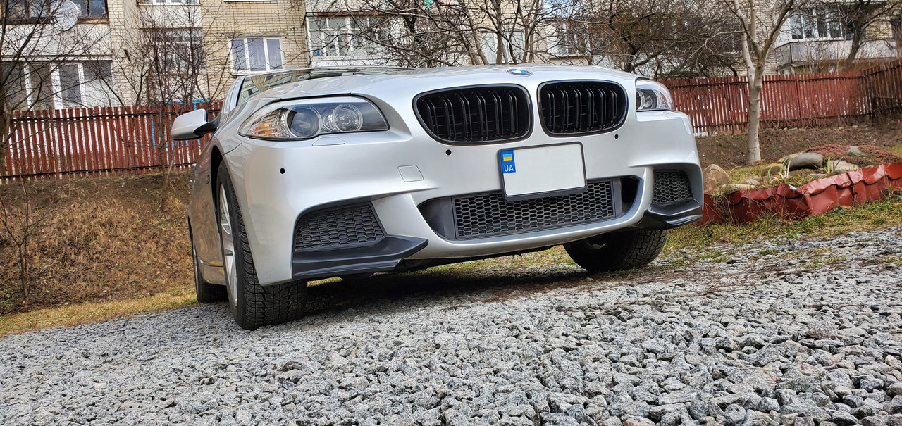 Куточки на передній бампер БМВ Ф10/Ф11 М-Пакет, Губа передня BMW F10/F11