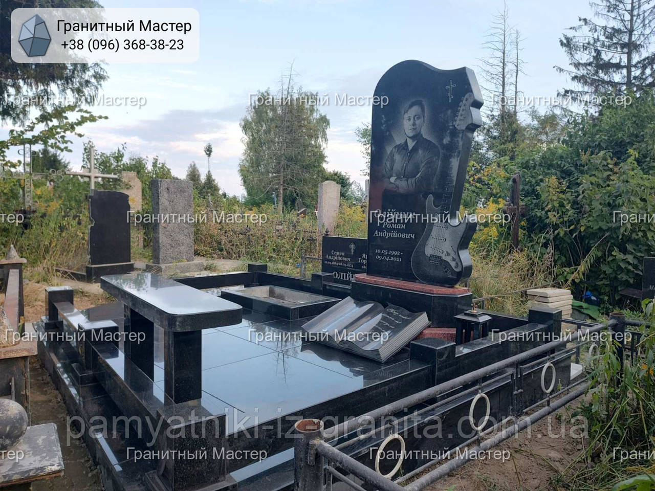 Сучасний пам'ятник з чорного граніту чоловіку № 91, фото 1