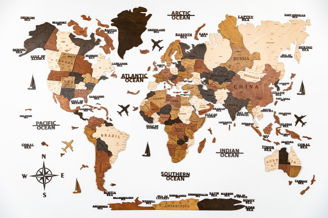 Багатошарова дерев'яна карта світу на стіну