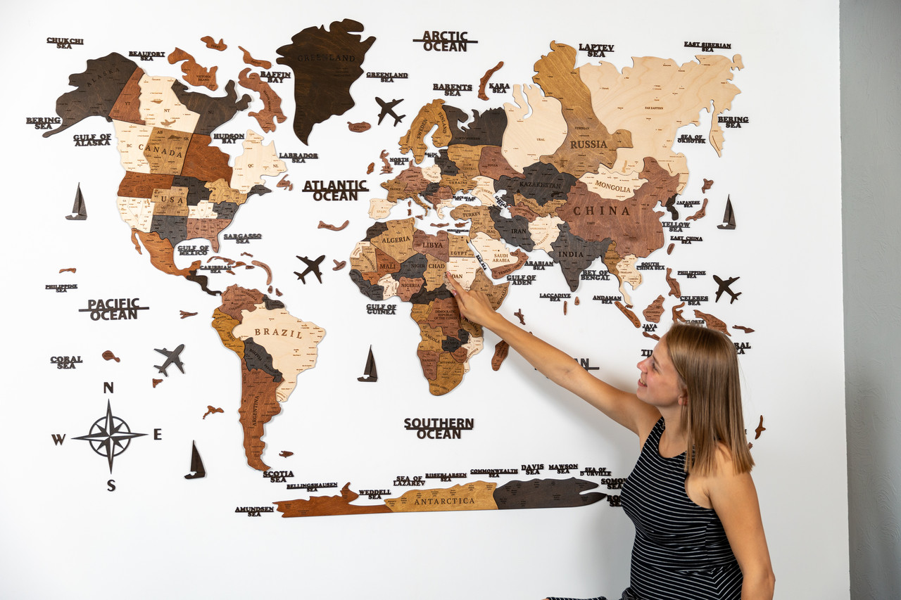 Карта Світу на стіну, дерев'яна багатошарова з країнами та столицями 3д