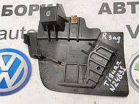 Бризговик (правий задній) 5N0854856A VW Tігуан