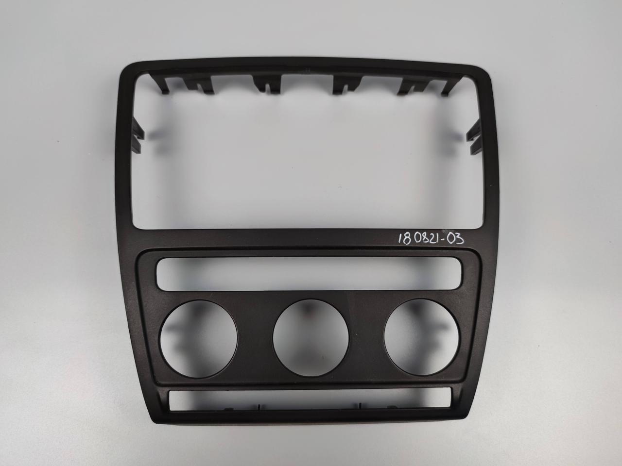 Накладка під магнітолу Skoda Octavia A5 1Z0858069A, фото 1