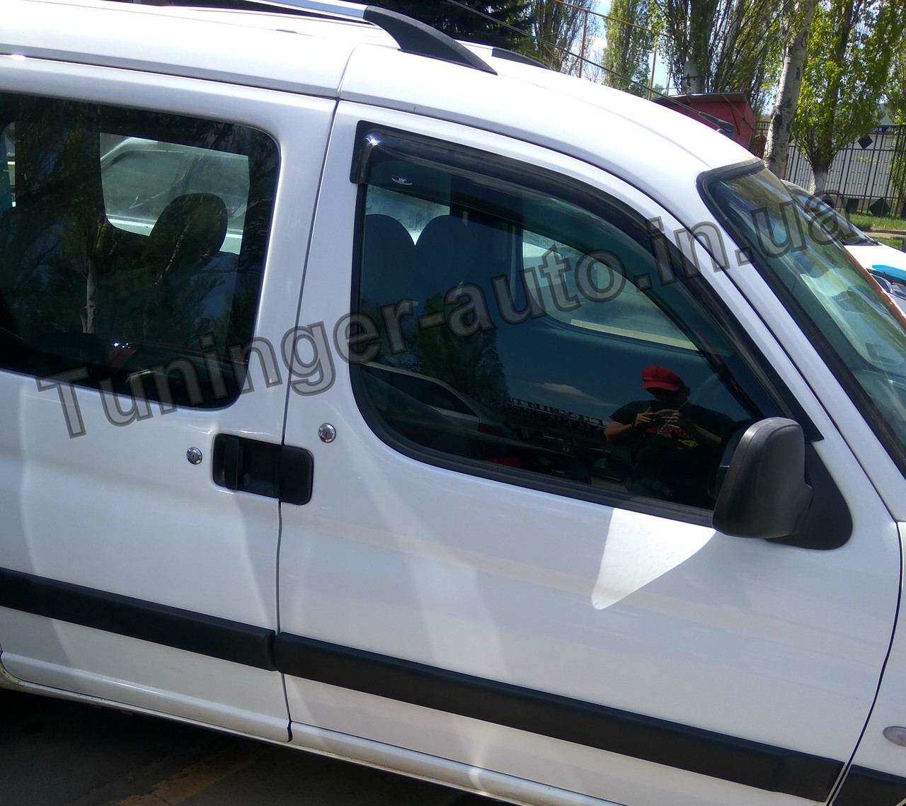 Дефлектори вікон (вітровики) Citroen Berlingo 1998-2007 (Hic)