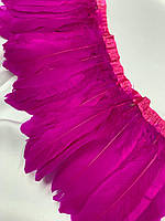 Перо гуся на ленте гусиные перья на тесьме цвет ярко-розовый фуксия