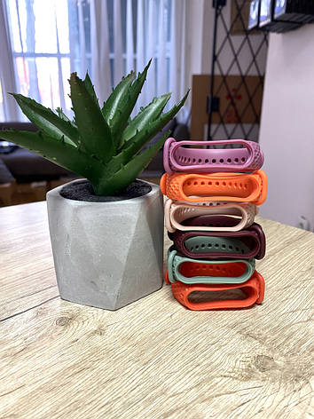 Ремінці для фітнес браслетів Xiaomi Mi Band 5, Mi Band 6, Mi Band 7 силіконові, фото 2