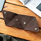 Трикутна монетниця TRIGON із натуральної шкіри ручної роботи з фіксацією на кнопці коричневого кольору, фото 8