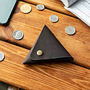 Трикутна монетниця TRIGON із натуральної шкіри ручної роботи з фіксацією на кнопці коричневого кольору, фото 2