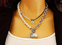 Многослойное асимметричное ожерелье- цепочка с искусственным жемчугом и подвесками в серебряном цвете