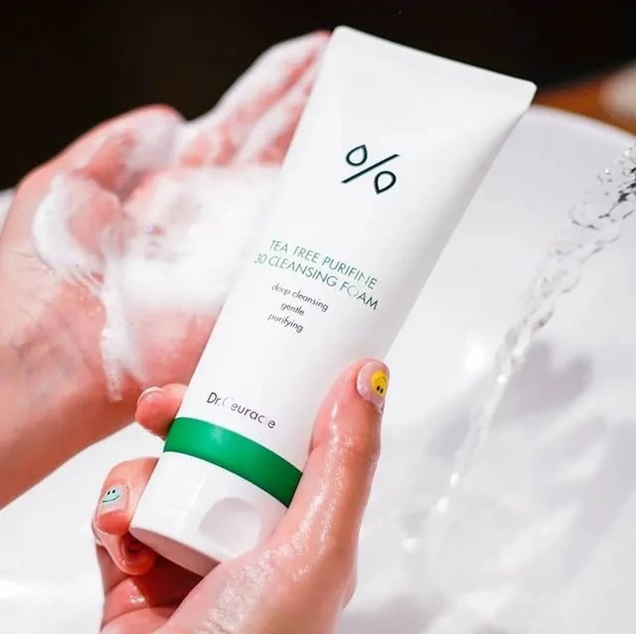 Гель-пінка для вмивання з екстрактом чайного дерева Dr. Ceuracle Tea Tree Purifine 30 Cleansing Foam
