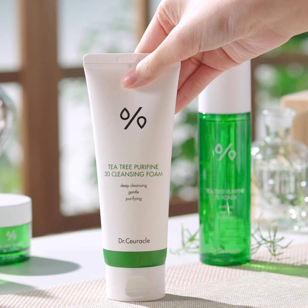 Гель-пінка для вмивання з екстрактом чайного дерева Dr. Ceuracle Tea Tree Purifine 30 Cleansing Foam