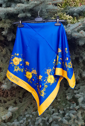Шовкова хустка патріотична Ukraine квіти 90*90 см синя ручна обробка краю, фото 4
