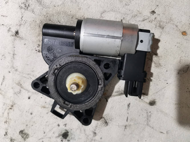 Купить Моторчик стеклоподъемника заднего правого Mazda 3, Мазда 3 ...