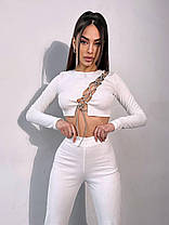 Стильний костюм топ декорований шнурком зі стразами та брюки кльош Db5346, фото 5