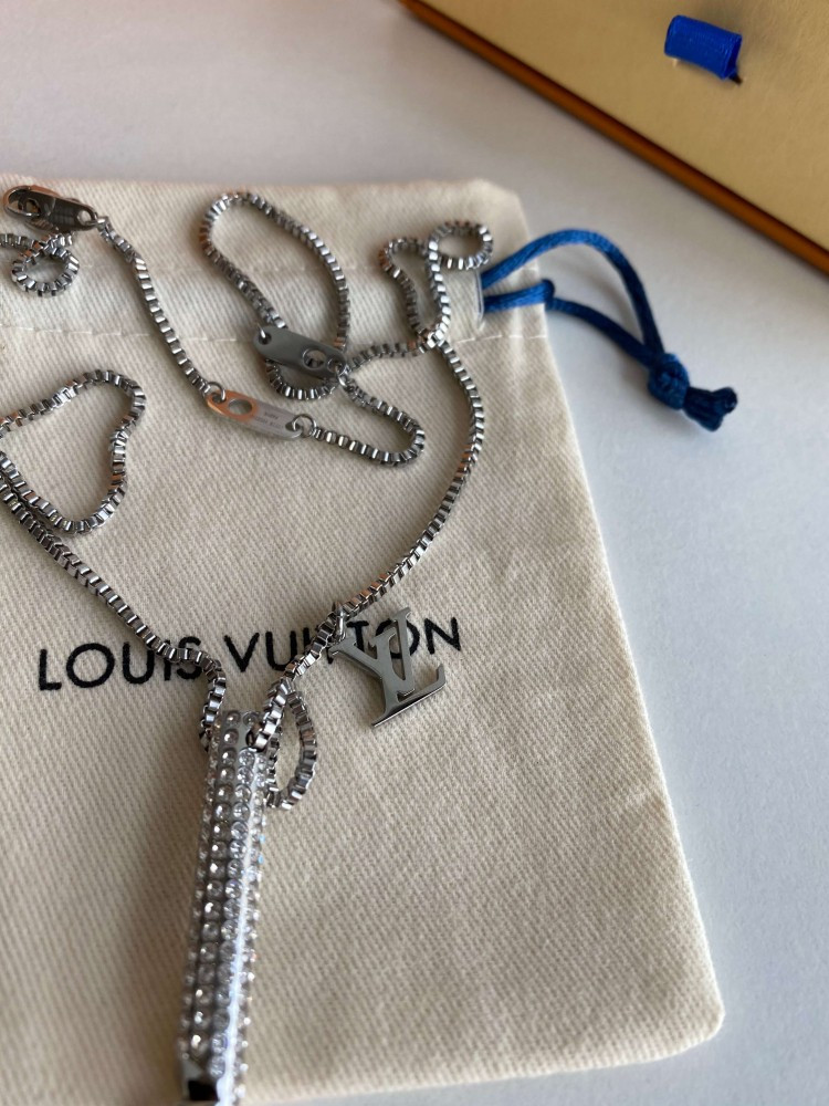 Купити Підвіска Louis Vuitton Pedant Chain LV Whistle Silver, ціна