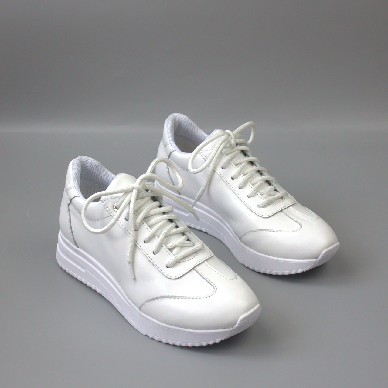 Білосніжні кросівки шкіряні снікерси жіноче взуття великих розмірів 40-44 Cosmo Shoes Dolga Y White BS
