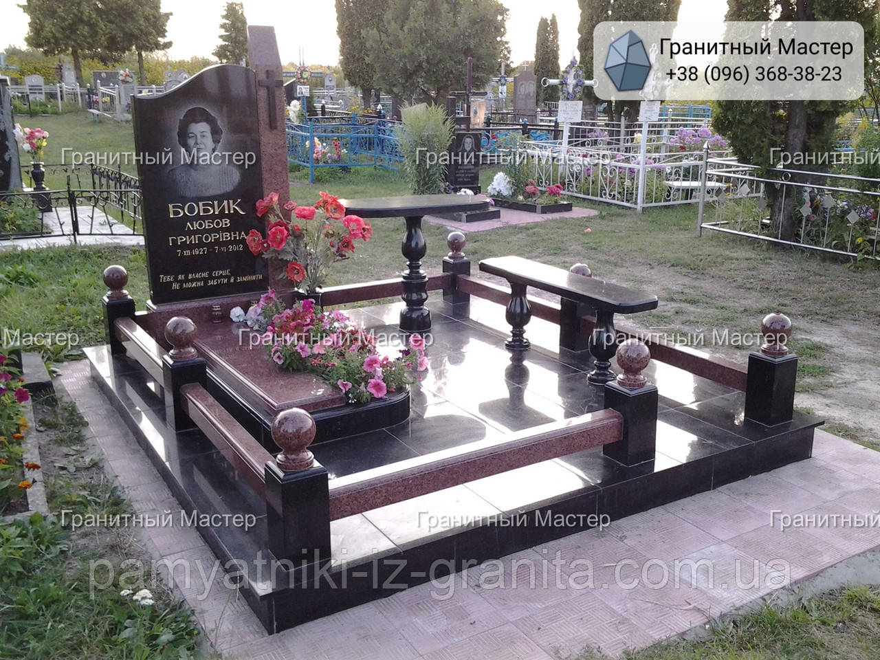 Ексклюзивний пам'ятник з граніту жінці № 156
