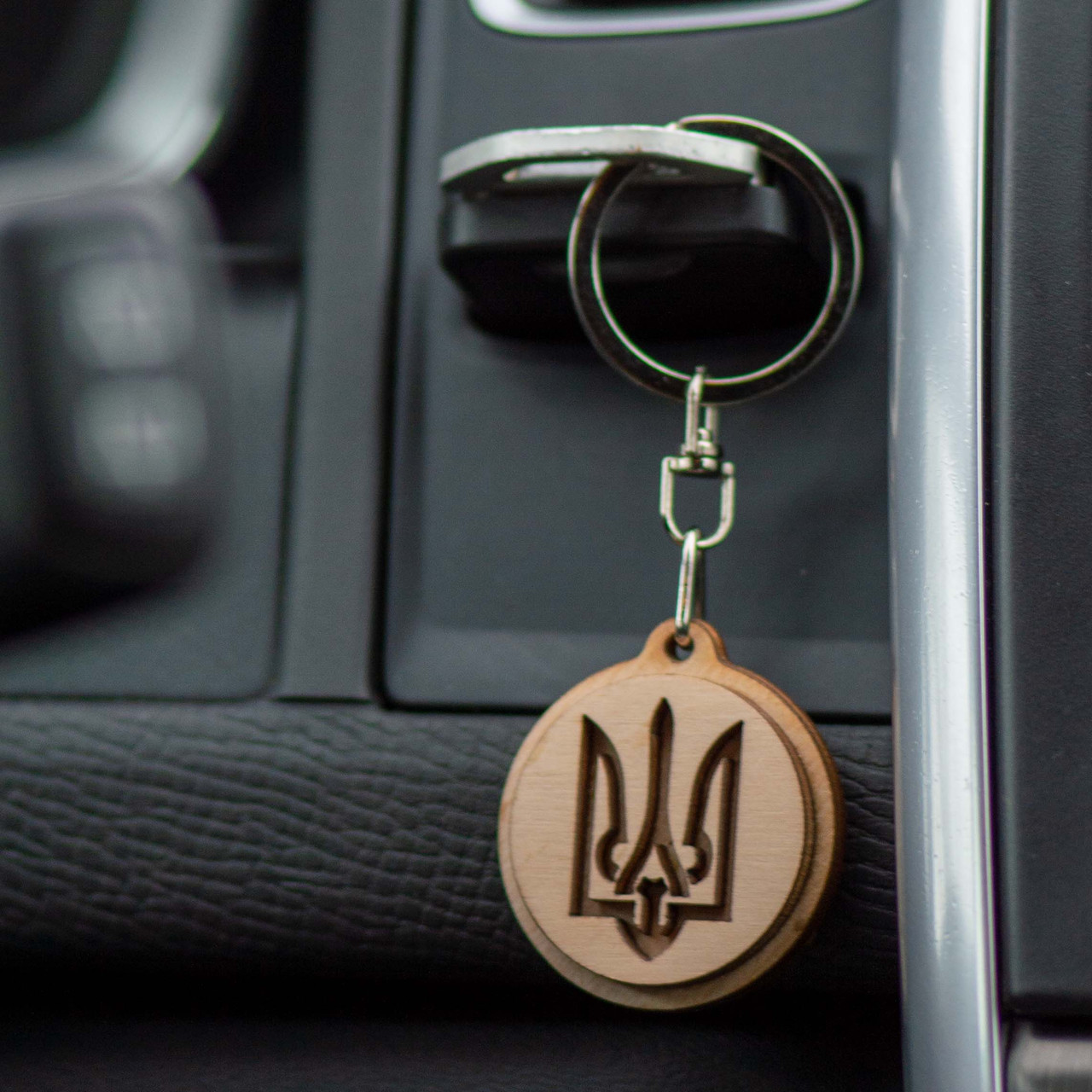 Брелок "Тризуб" деревʼяний від WooDoo Ukraine