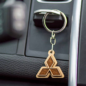 Брелок "Mitsubishi" деревʼяний від WooDoo Ukraine