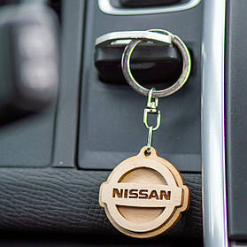 Брелок "Nissan" деревʼяний від WooDoo Ukraine