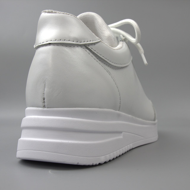 Легкі білосніжні кросівки шкіряні снікерси жіноче взуття великих розмірів 40-44 Cosmo Shoes Ada White BS 1788223002